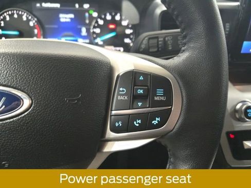 Used 2024 Ford Explorer XLT AWD/4WD image 25