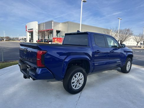 Certified 2024 Toyota Tacoma SR5 image 10