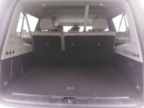 Used 2024 Jeep Wagoneer L Series II RWD image 5