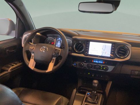 Used 2022 Toyota Tacoma Limited AWD/4WD image 29