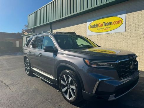 Used 2024 Honda Pilot Touring image 5