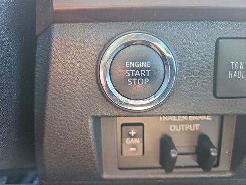 Used 2021 Toyota Tundra Limited w/ Limited Premium Package AWD/4WD image 19