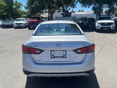 Used 2023 Nissan Altima 2.5 SV FWD image 7
