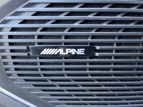 Used 2024 Jeep Wagoneer L Series II RWD image 32