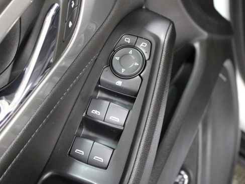 Used 2023 Chevrolet Traverse LT FWD image 7
