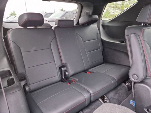 Used 2024 Chevrolet Traverse RS image 36