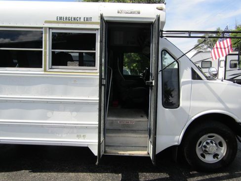 Used 2006 Chevrolet Express 3500 w/ School Bus Package image 14