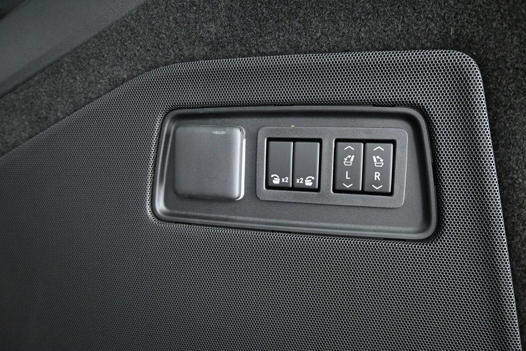 Certified 2026 Cadillac Escalade V w/ LPO, Floor Liner Package AWD/4WD image 38