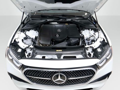 Used 2025 Mercedes-Benz E 350 Sedan w/ Winter Package image 10