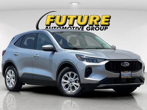 Certified 2023 Ford Escape Active w/ Tech Pack #2 FWD image 1