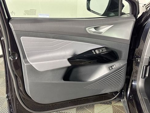 Used 2023 Volkswagen ID.4 Pro S image 10