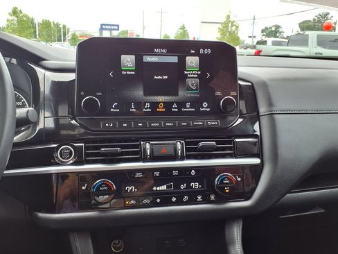 Used 2023 Nissan Pathfinder SL w/ SL Premium Package FWD image 30