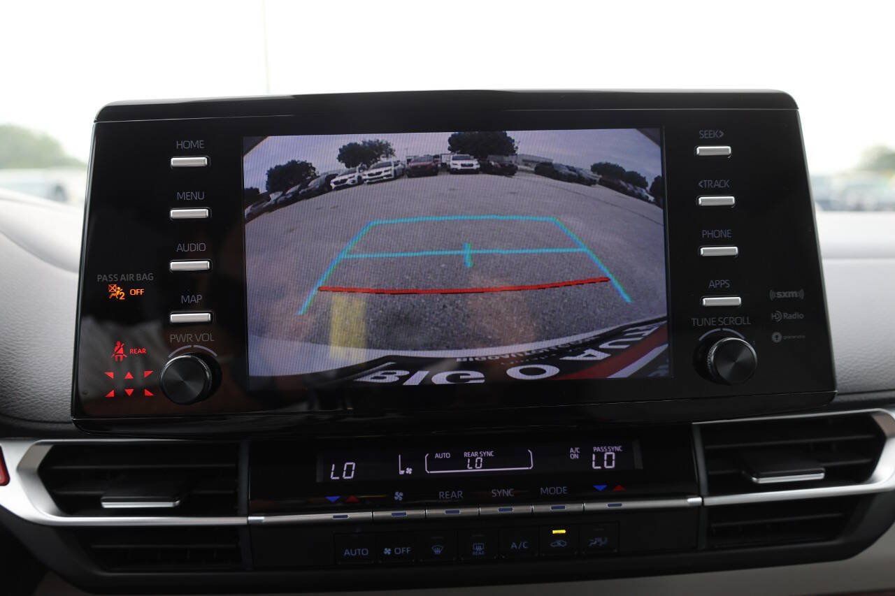 Used 2022 Toyota Sienna LE FWD image 24