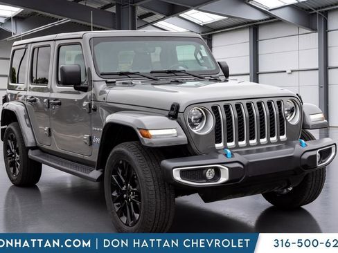 Used 2023 Jeep Wrangler Unlimited Sahara w/ Cold Weather Group AWD/4WD image 23
