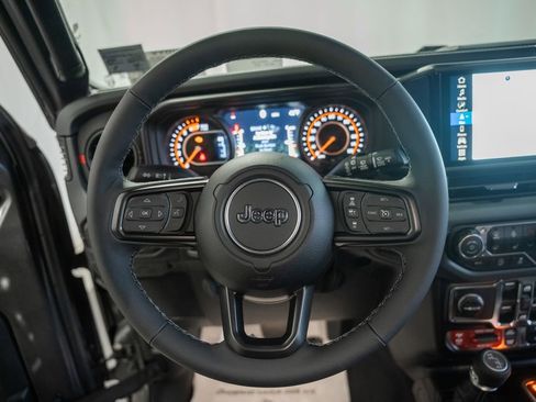 New 2026 Jeep Wrangler Unlimited Rubicon w/ Technology Group image 30