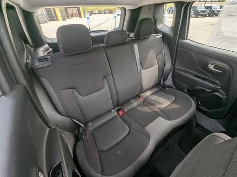 Used 2023 Jeep Renegade Trailhawk AWD/4WD image 28