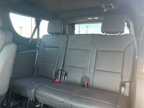 Used 2024 Chevrolet Suburban Z71 w/ Off-Road Capability Package image 36