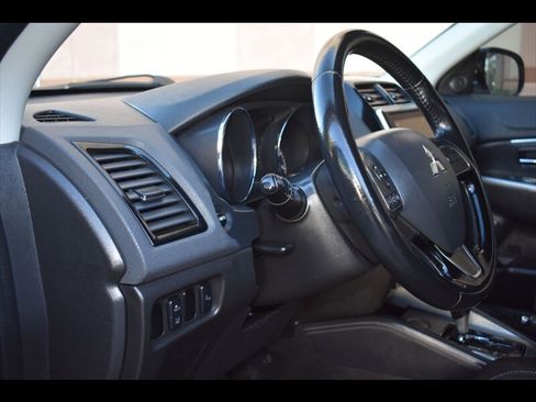 Used 2021 Mitsubishi Outlander Sport SE image 14