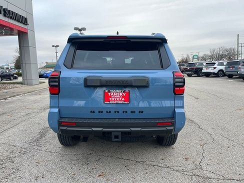 Certified 2025 Toyota 4Runner TRD Off-Road Premium image 4