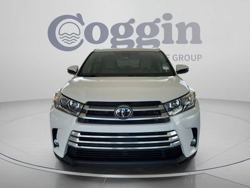 Used 2018 Toyota Highlander Limited FWD image 9
