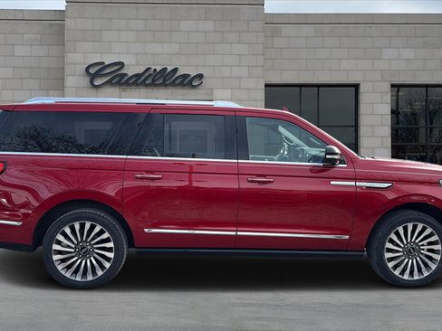 Used 2020 Lincoln Navigator L Reserve w/ Luxury Package image 2