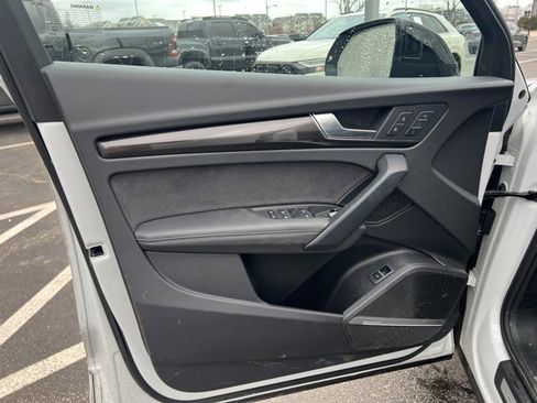 Used 2025 Audi SQ5 Premium Plus w/ Premium Plus Package image 5