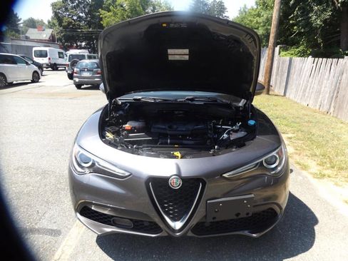 Used 2023 Alfa Romeo Stelvio Ti image 11