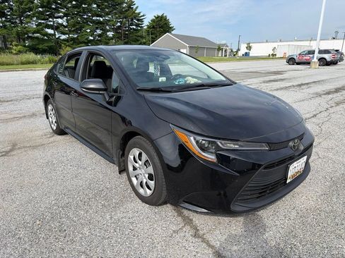Used 2025 Toyota Corolla LE FWD image 7