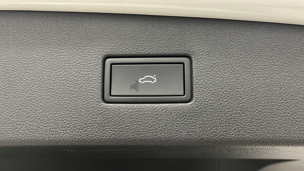 Used 2022 Volkswagen Tiguan SE AWD/4WD image 28