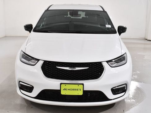 Used 2026 Chrysler Pacifica Select FWD image 4