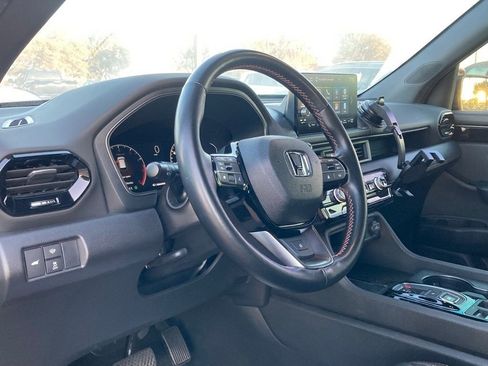Used 2024 Honda Pilot TrailSport image 9