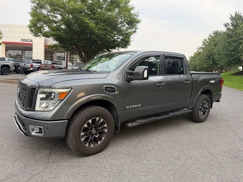 Used 2017 Nissan Titan PRO-4X AWD/4WD image 7