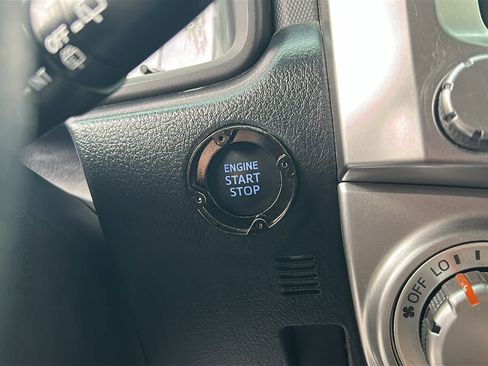 Used 2020 Toyota 4Runner SR5 Premium AWD/4WD image 17