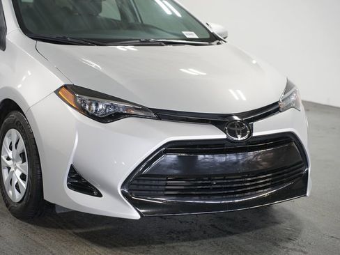 Used 2019 Toyota Corolla L image 4