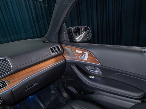 Certified 2025 Mercedes-Benz GLS 450 4MATIC image 26