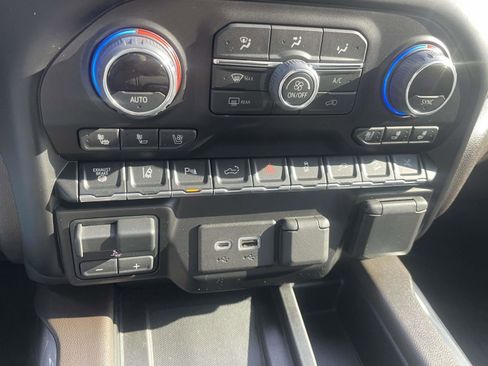 Used 2022 Chevrolet Silverado 2500 LTZ w/ LTZ Plus Package image 12