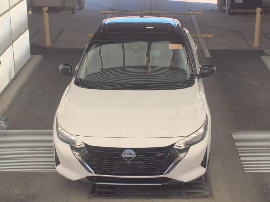 Used 2024 Nissan Sentra SR w/ SR Premium Package FWD image 2