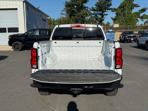 Used 2026 Chevrolet Colorado Z71 w/ Technology Package AWD/4WD image 25