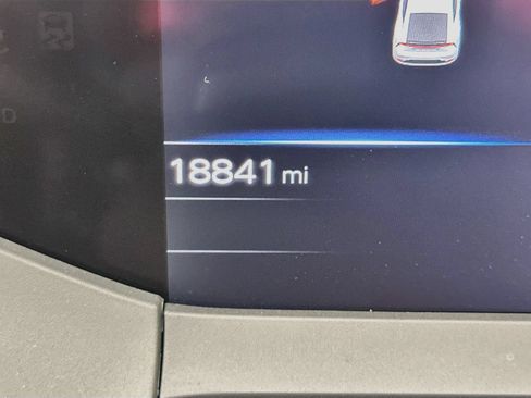 Used 2025 Toyota Prius LE AWD/4WD image 12