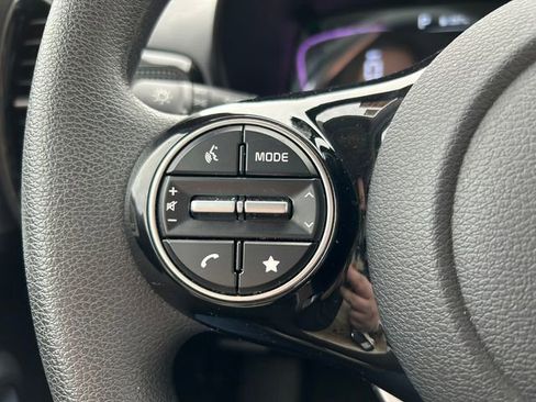 Used 2025 Kia Soul S image 23