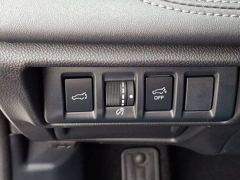 Used 2025 Subaru Outback Limited AWD/4WD image 30