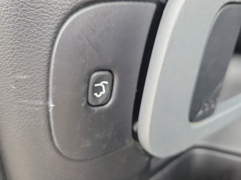 Used 2015 Jeep Cherokee Trailhawk w/ Comfort/Convenience Group AWD/4WD image 9