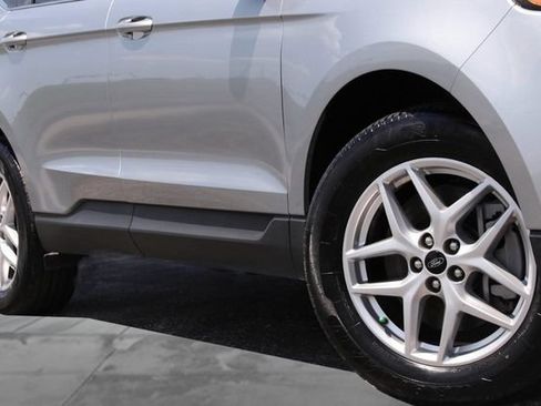 Used 2024 Ford Edge SEL AWD/4WD image 3