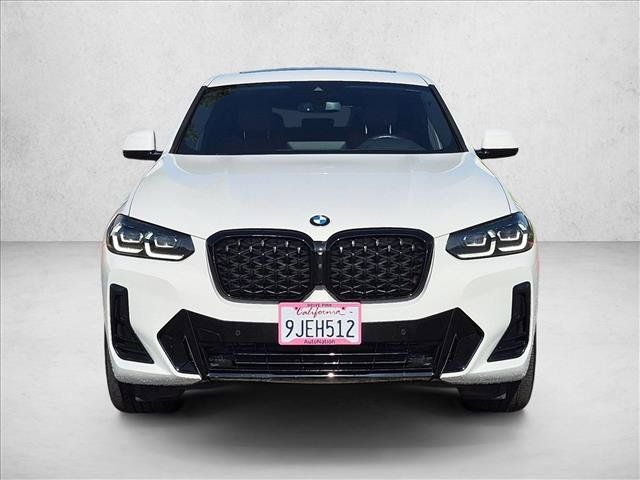Used 2024 BMW X4 xDrive30i w/ Premium Package AWD/4WD image 2