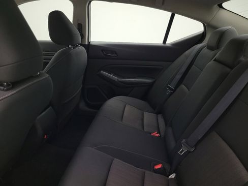 Used 2025 Nissan Altima 2.5 SV FWD image 18