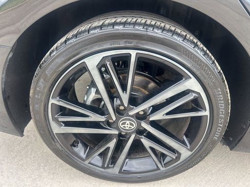 Used 2025 Toyota Camry XSE FWD image 9