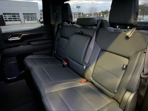 Used 2024 GMC Sierra 1500 SLT image 19