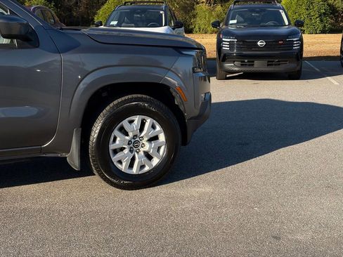 Certified 2022 Nissan Frontier SV image 8