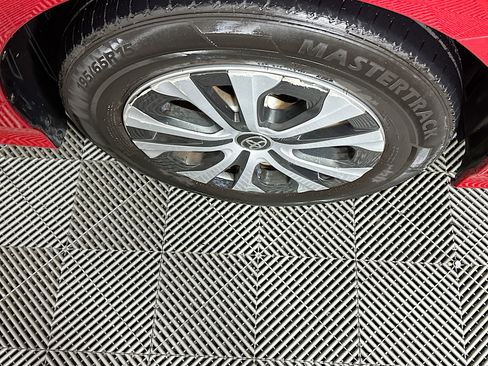 Used 2021 Toyota Prius Prime XLE image 11