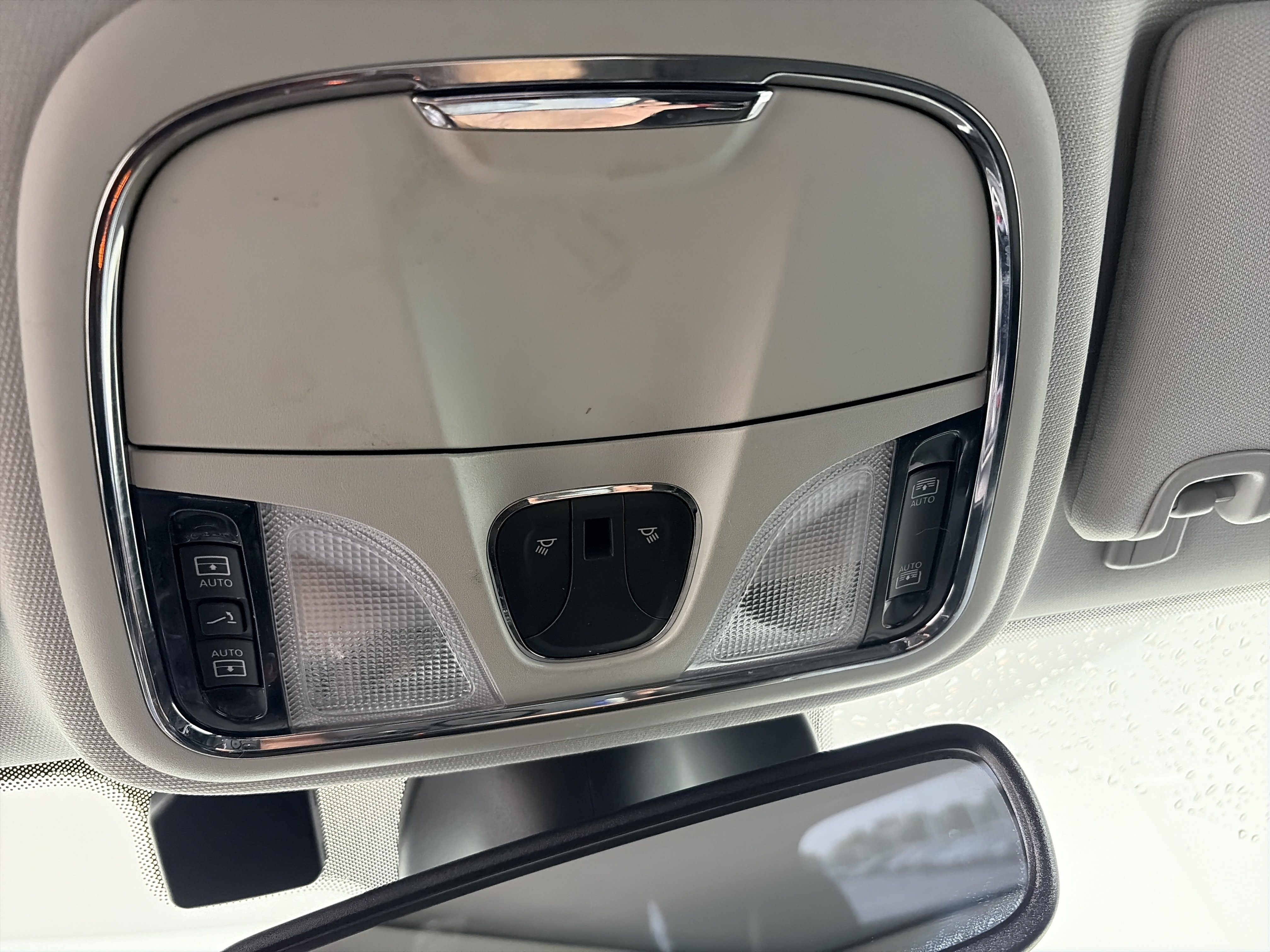 Used 2021 Jeep Cherokee Latitude Lux w/ Sun & Sound Group AWD/4WD image 37